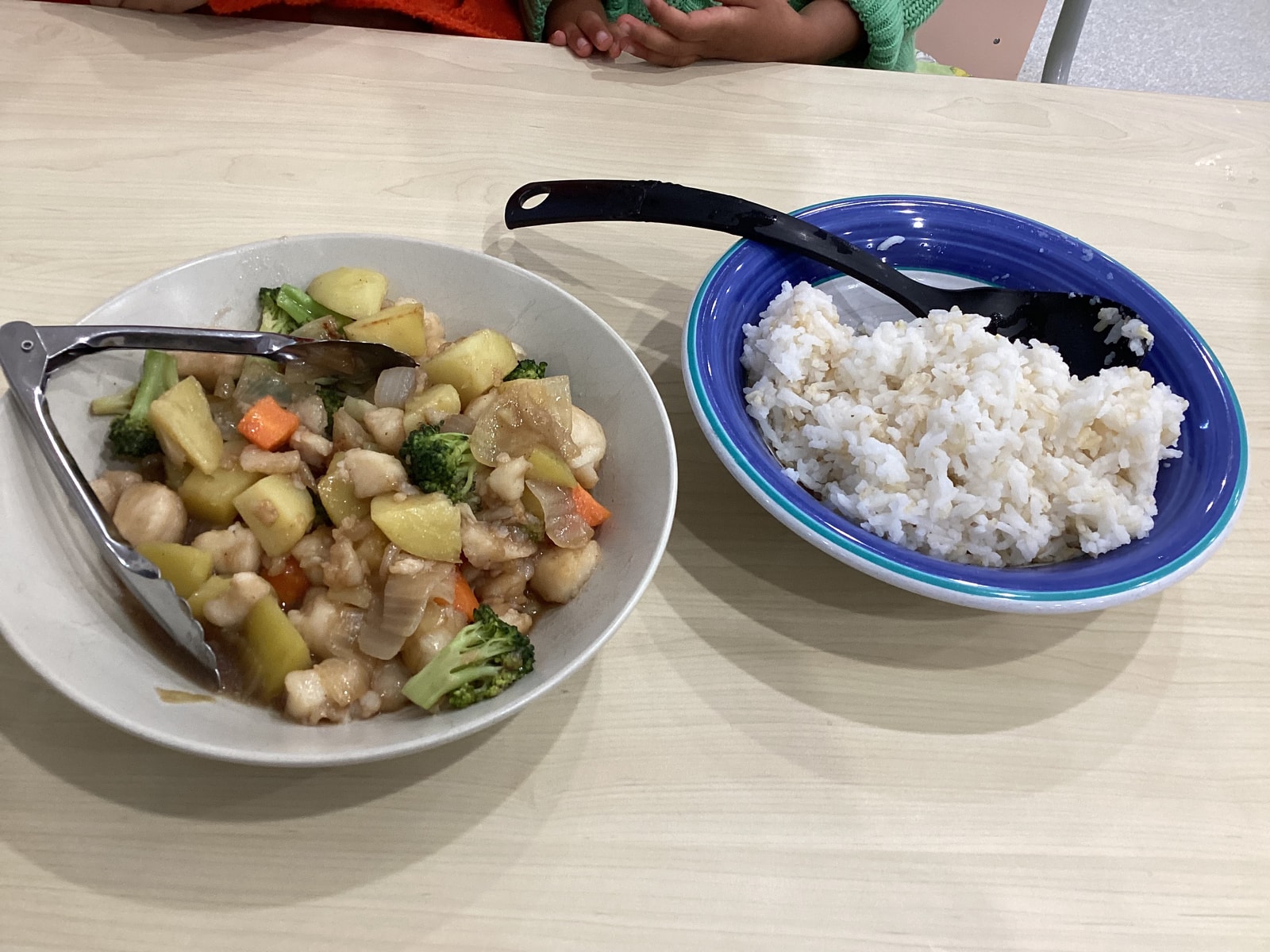 Chicken, potato and broccoli stir-fry with rice