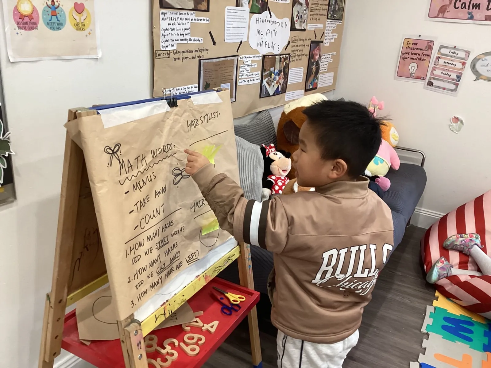 Exploring math vocabulary at the easel